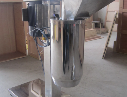 Garlic crushing machine